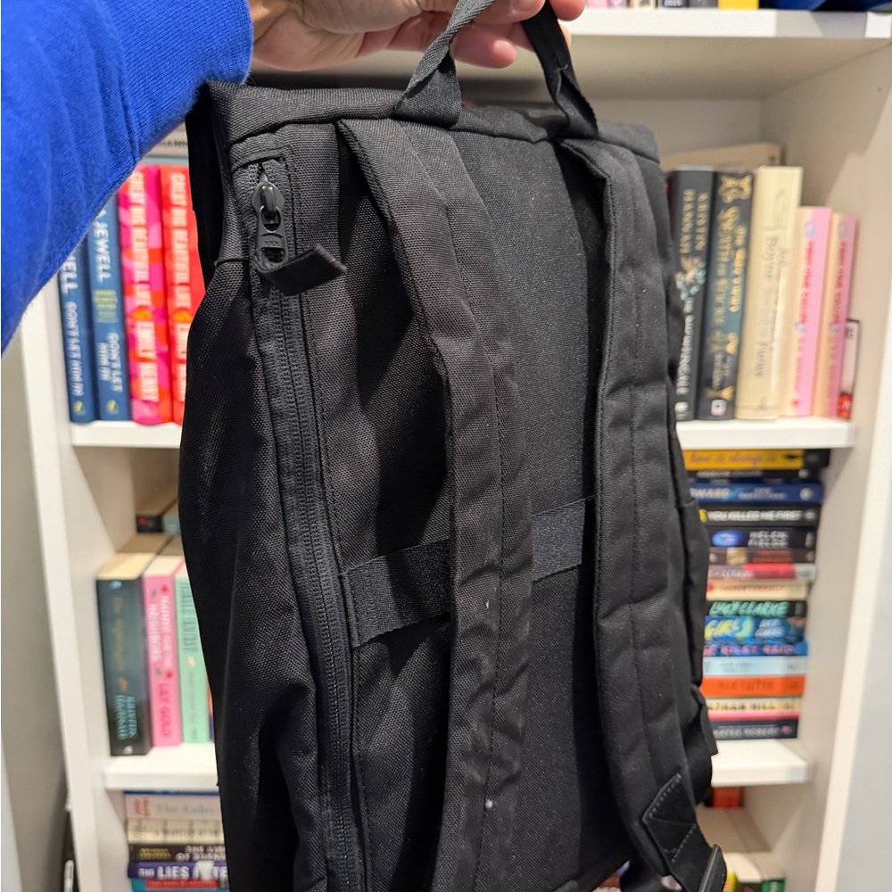 Everlane Transit Backpack - Picture 3 of 4